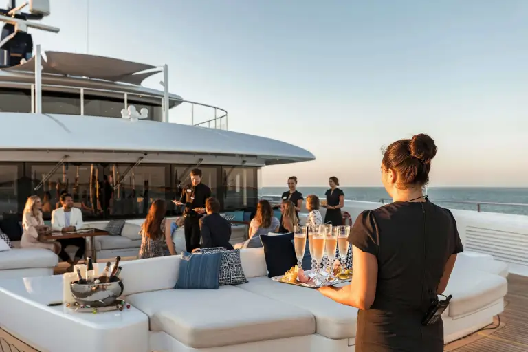 Planning the Perfect Corporate Yacht Party in Dubai: A Guide to Team Success