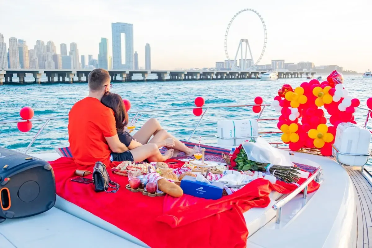 5 Reasons Why a Proposal on a Yacht Beats a Restaurant or Desert in Dubai