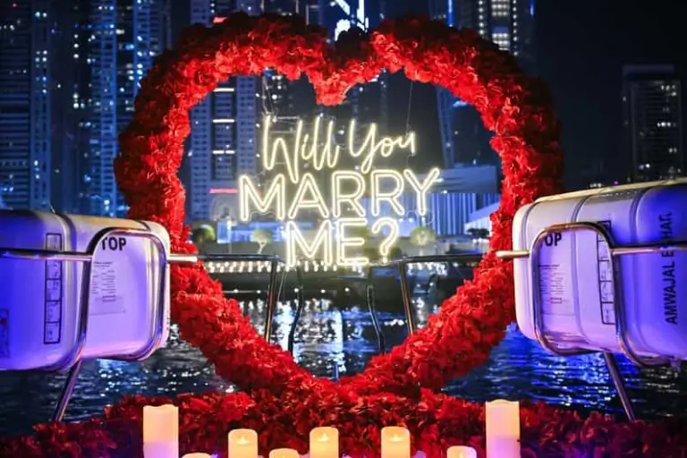 Which Boat is Best for Dinner — The Ultimate Romantic Dinner Proposal on a Yacht in Dubai