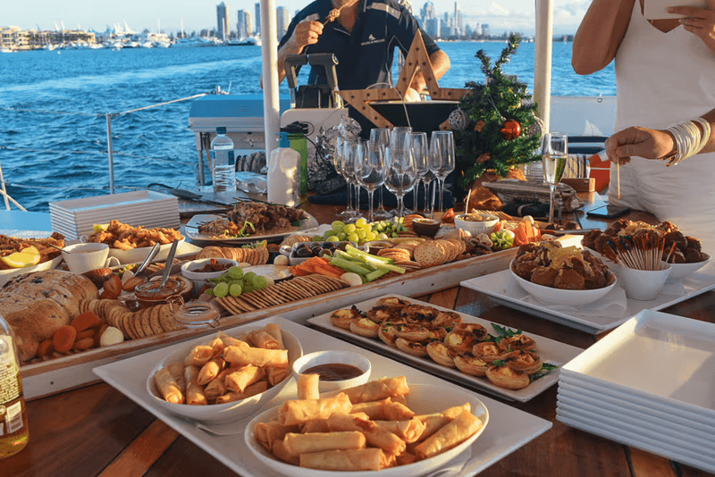 Why Restaurant Delivery Fails on the Water: The Case for Specialized Yacht Catering