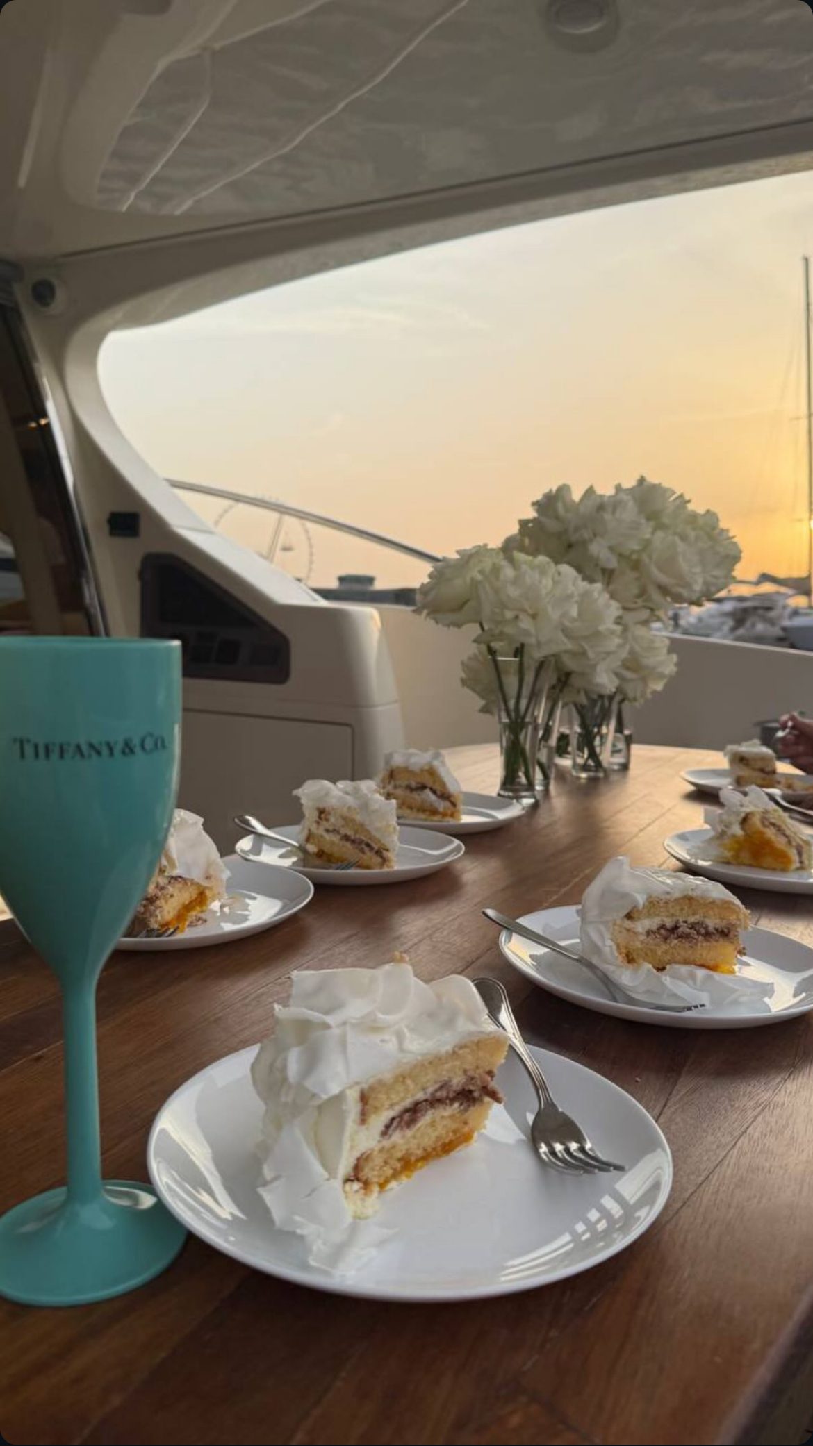 Catering Options That Impress — How to Plan a Luxury Romantic Dinner on a Yacht: Best Tips & Proposal Ideas