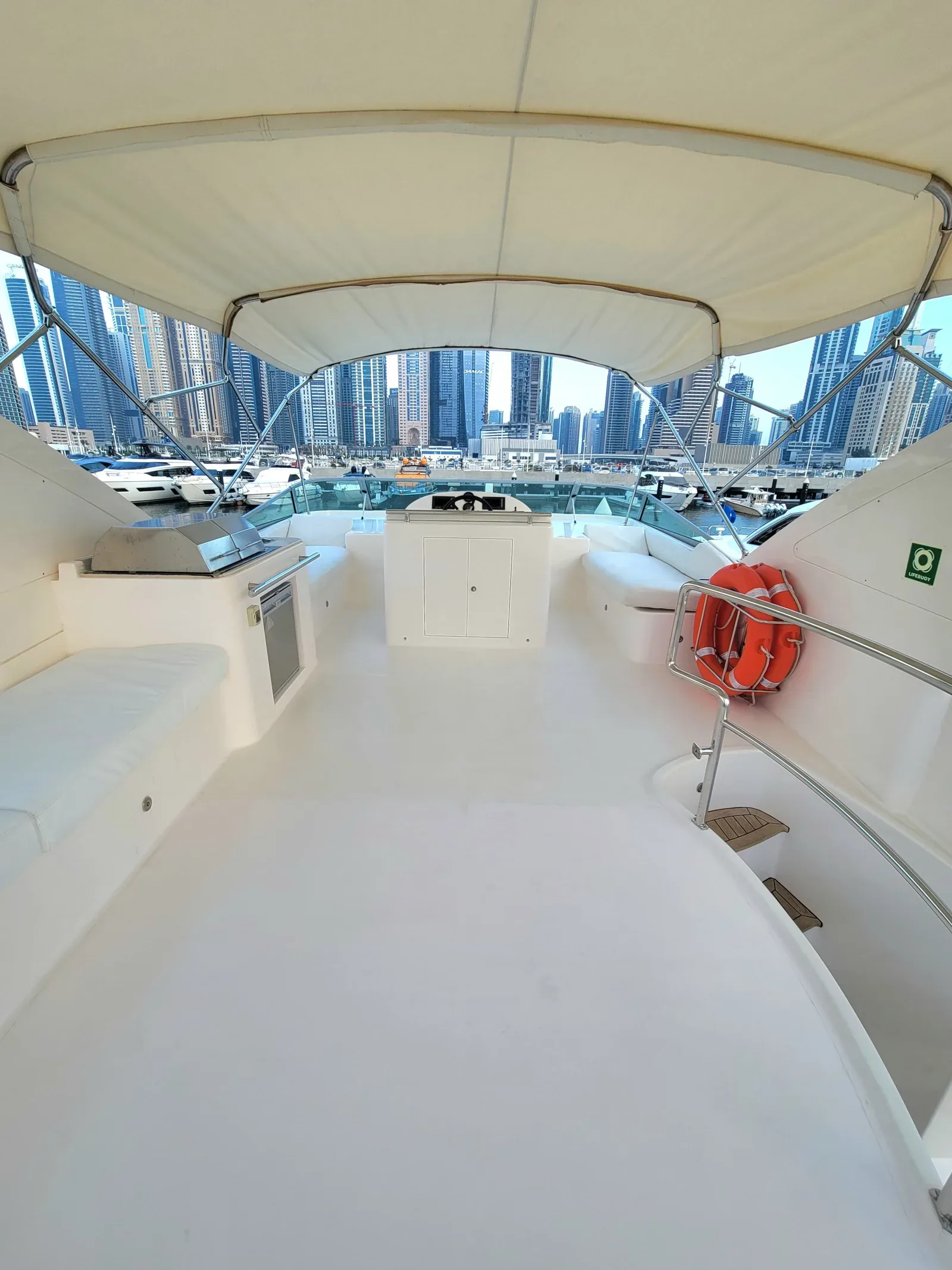 Yacht Majesty 63ft — photo 5