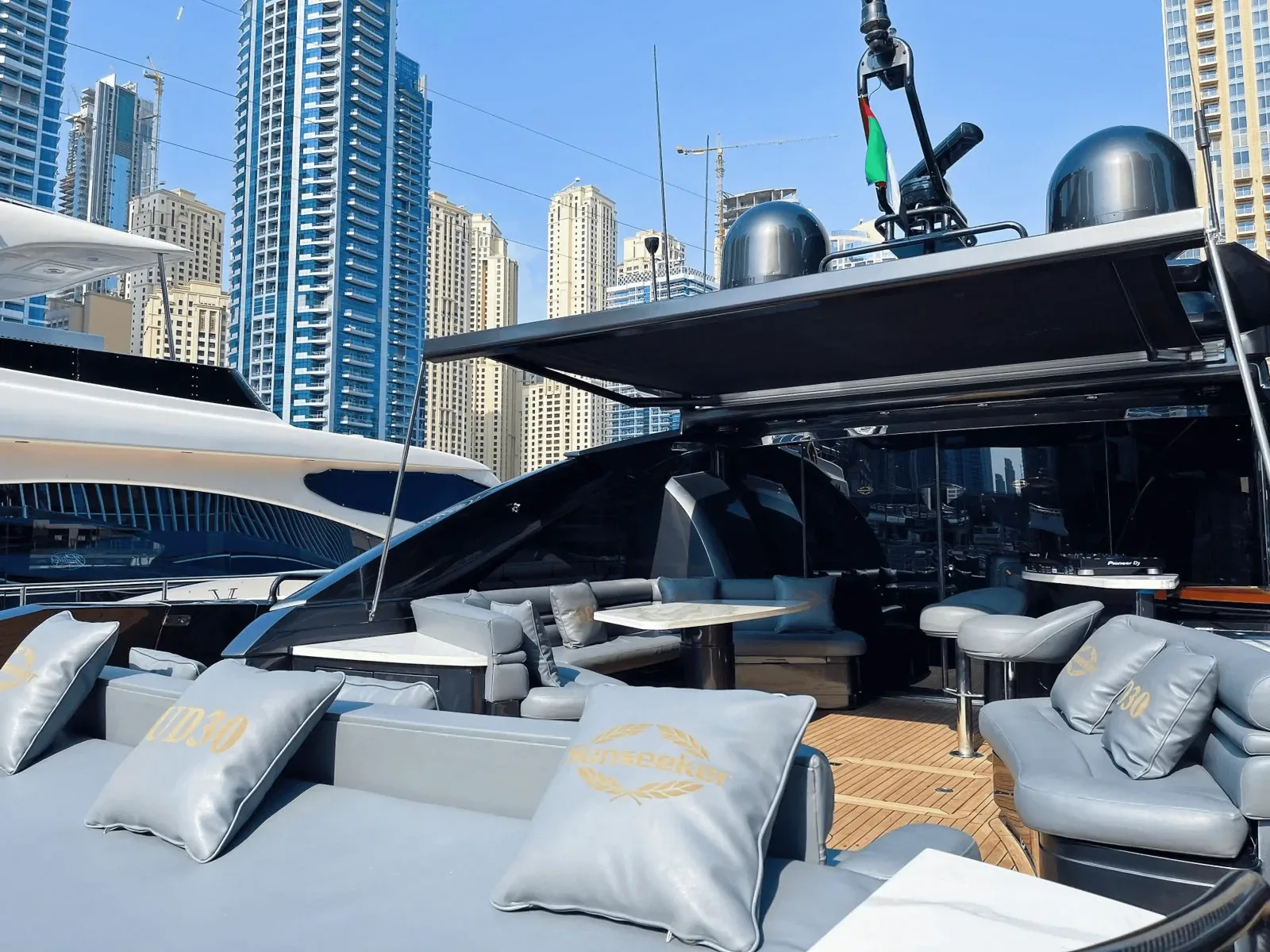 Yacht Predator 95 UD30 — photo 6