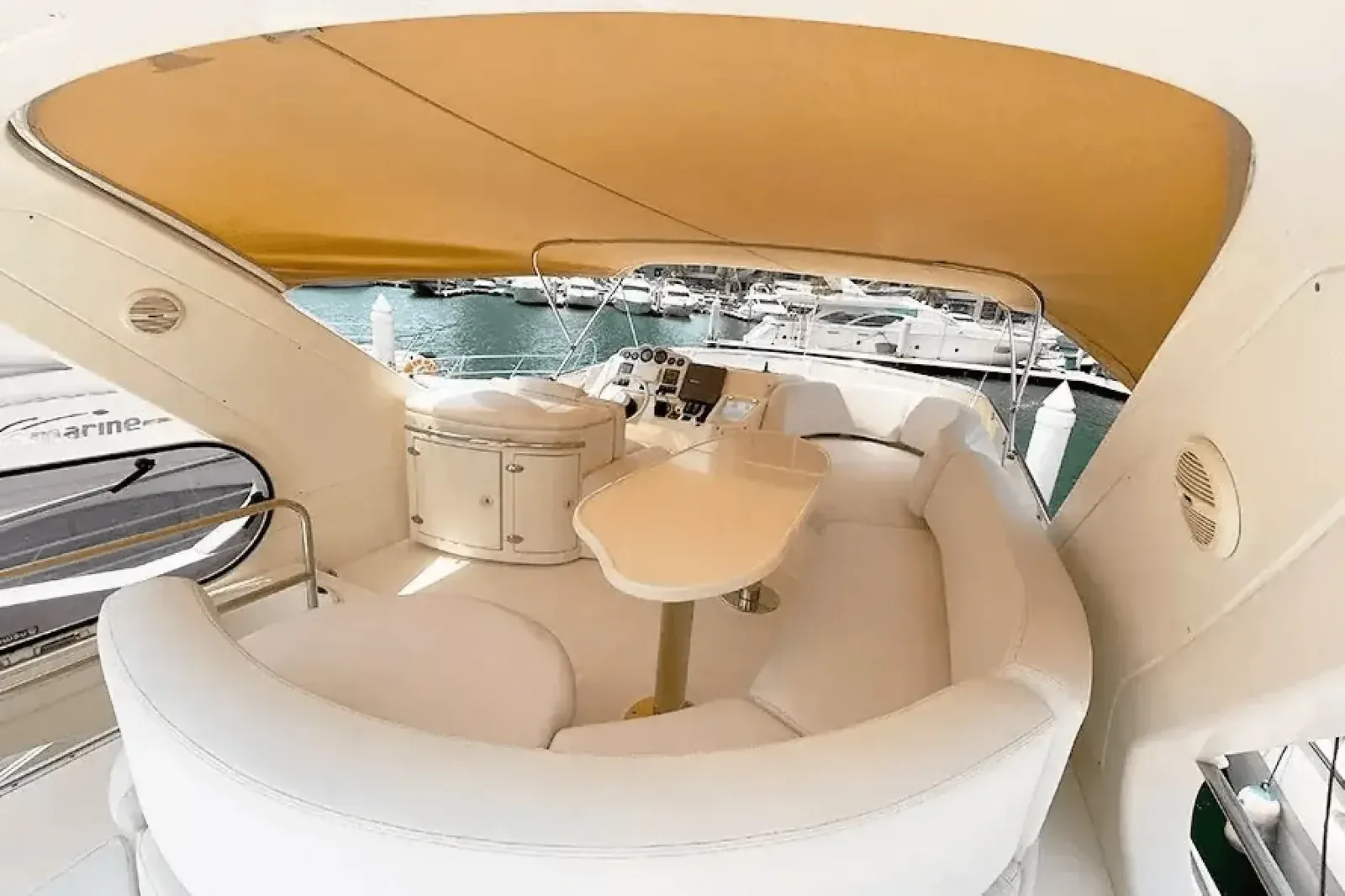 Yacht Azimut 50 Grand Crew — photo 2