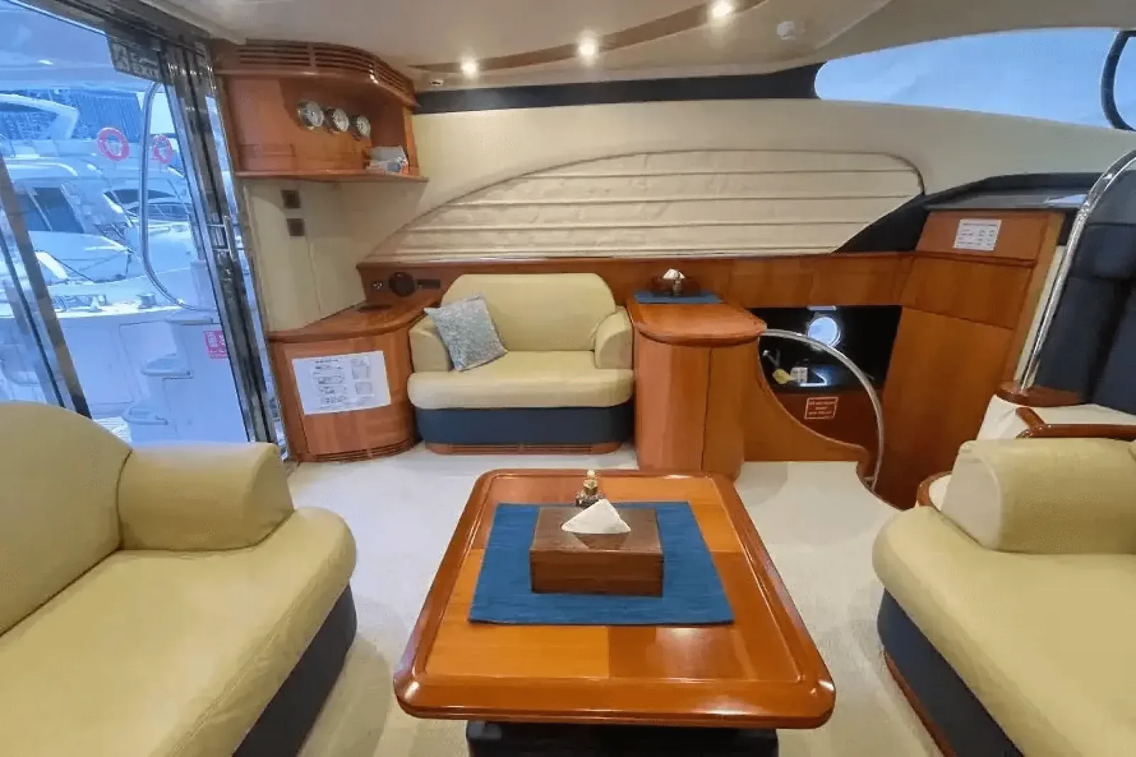 Yacht Azimut 50 Grand Crew — photo 3