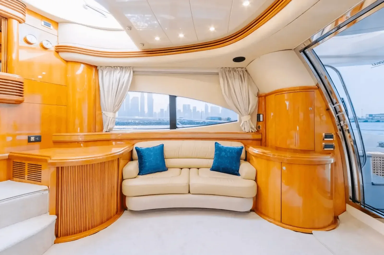 Yacht Azimut 62 Lucky Star — photo 5