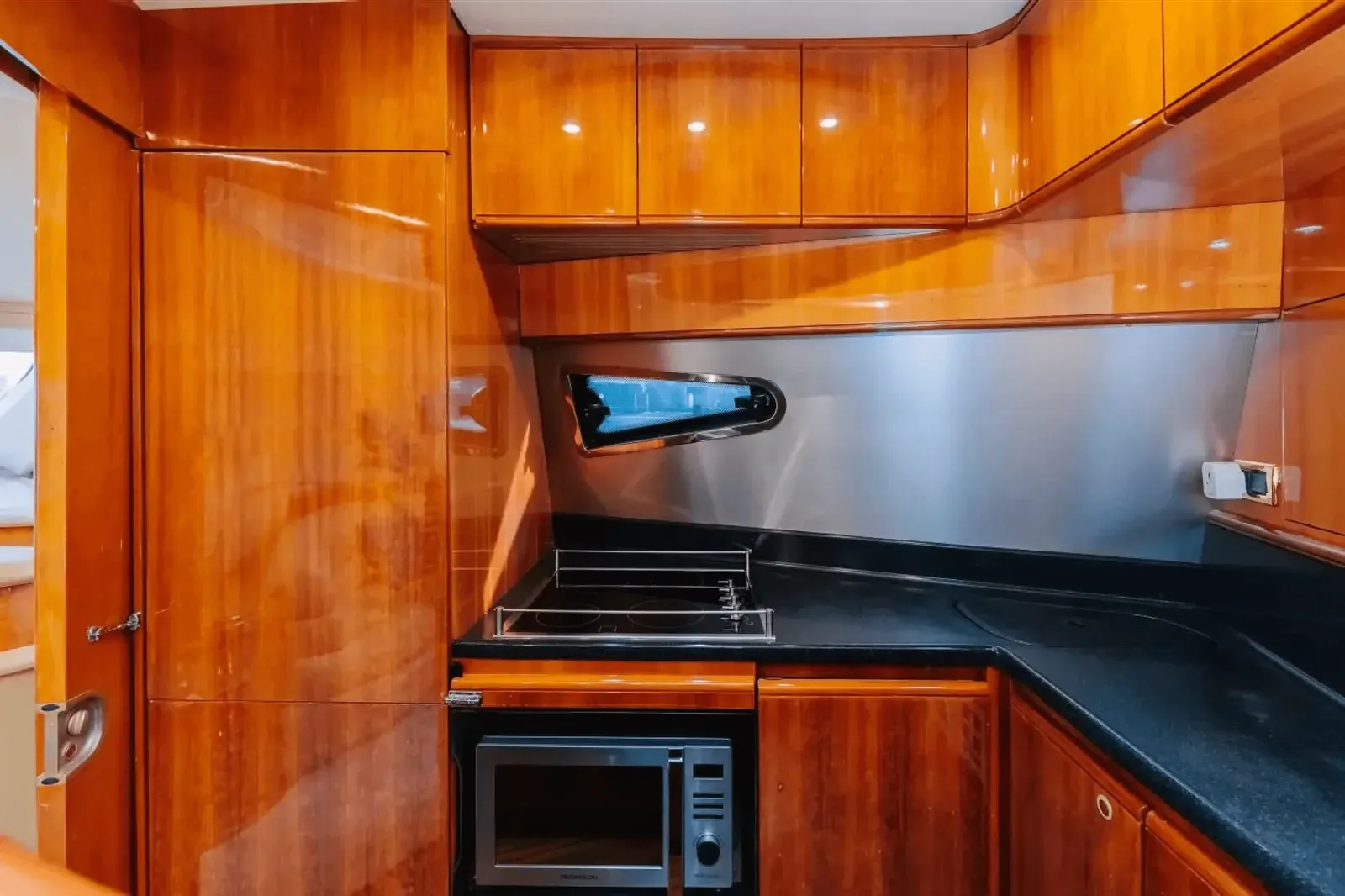 Yacht Azimut 62 Lucky Star — photo 7