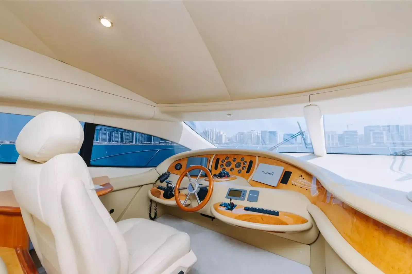 Yacht Azimut 62 Lucky Star — photo 8