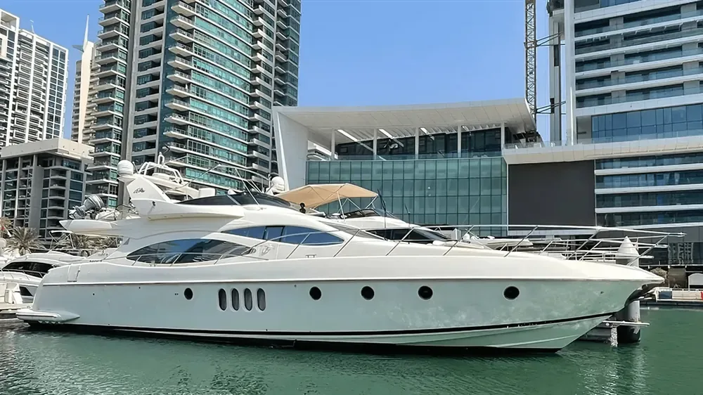 Yacht Azimut 62 Lucky Star - SeaLux Dubai