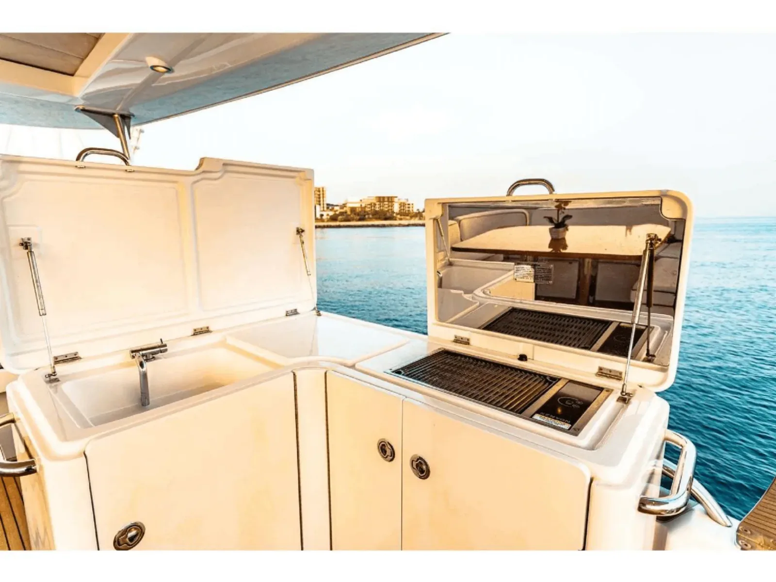 Yacht Azimut Magelano 66ft — photo 6