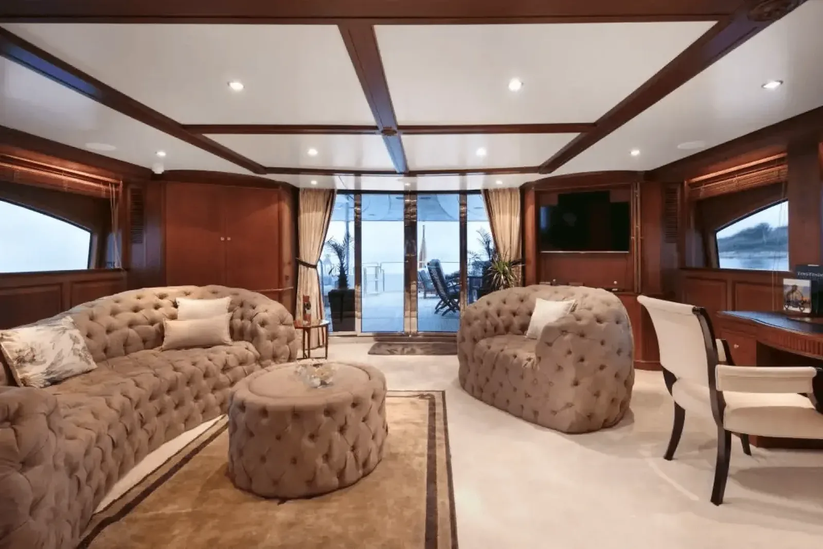 Yacht Benetti 114 DXB — photo 6
