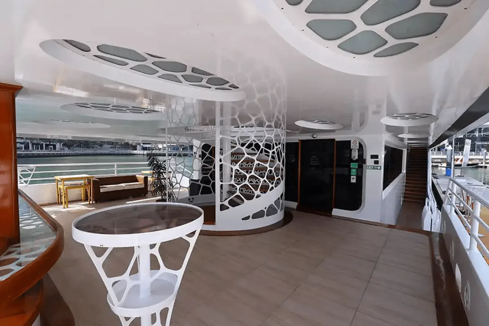 Yacht Desert Rose 155 — photo 4