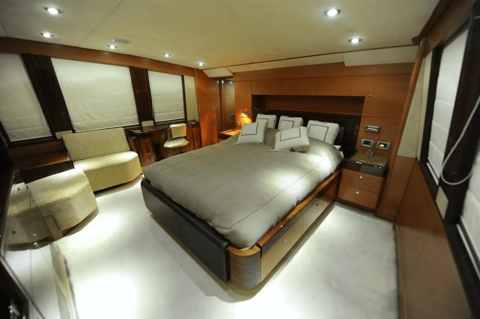 Yacht Majesty 101 Infiniti — photo 5
