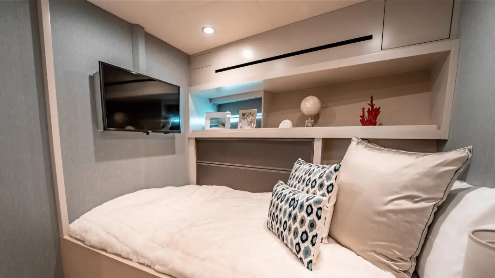 Yacht Dolce Vita 105ft — photo 6