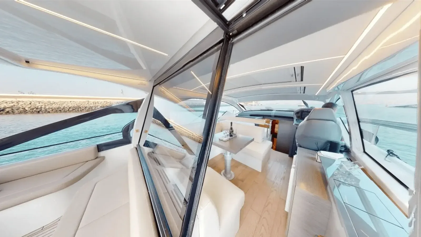 Yacht Pershing 5X White — photo 2