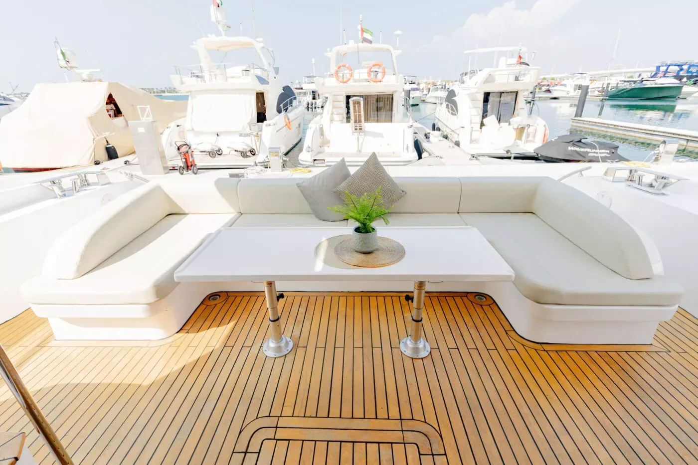 Yacht Sky Walker Aura 62 — photo 8