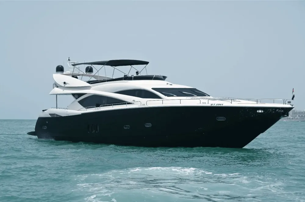 Yacht Sunseeker 90 Notorious - SeaLux Dubai